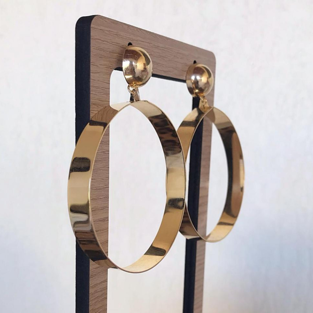 Brinco de Argola vazada folheada a ouro 18k