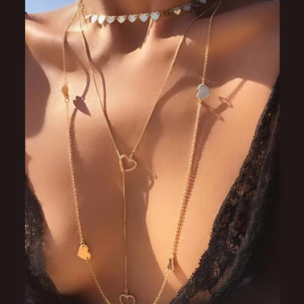 Colar com pingente de coração modelo gravata folheado a ouro 18k