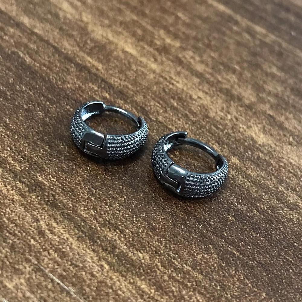 Brinco pequeno de argola Ródio negro