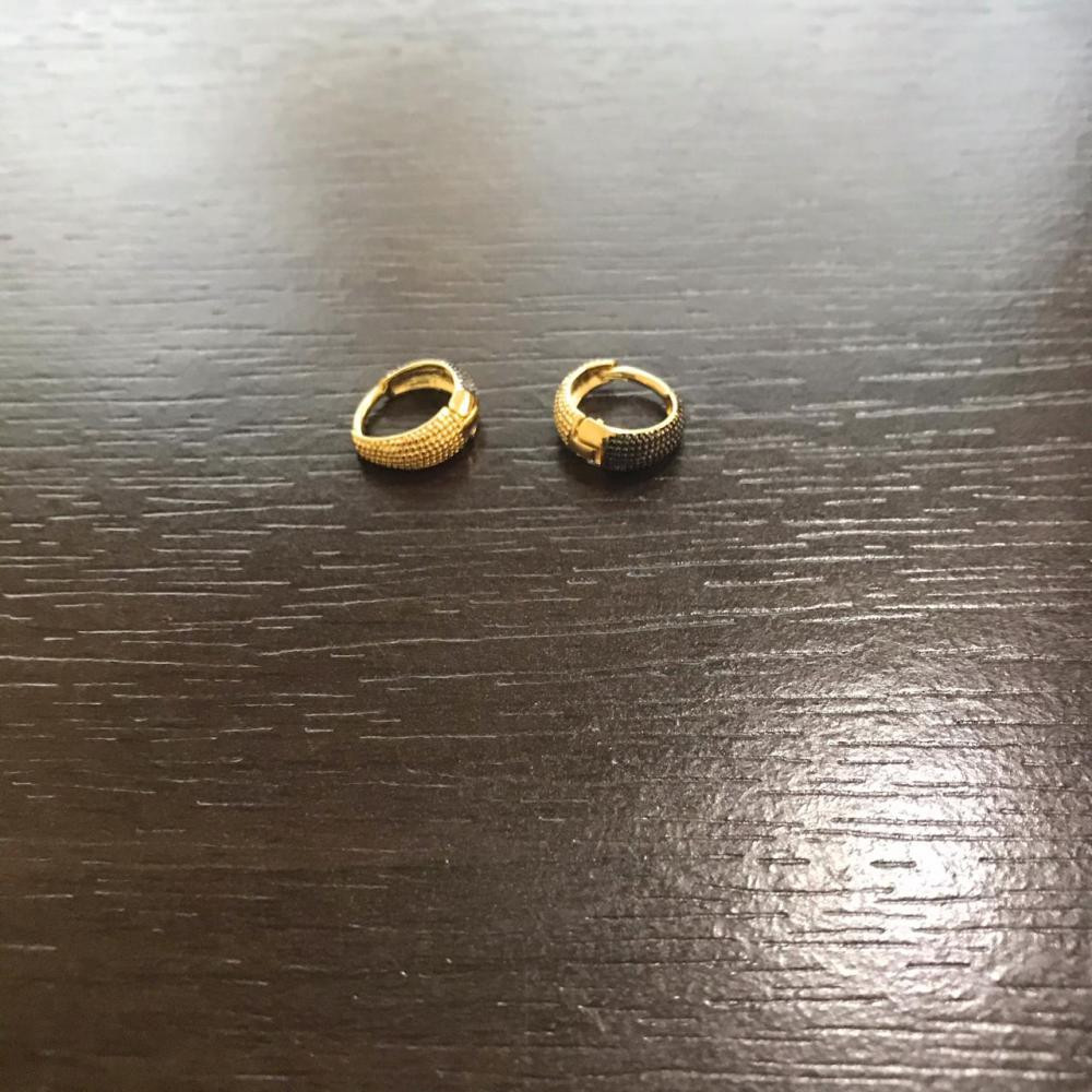 Brinco pequeno de argola Toque ródio negro