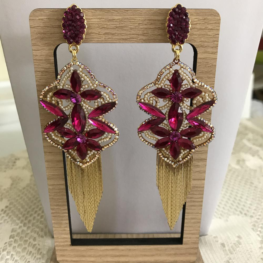 Maxi brinco com strass e franja 