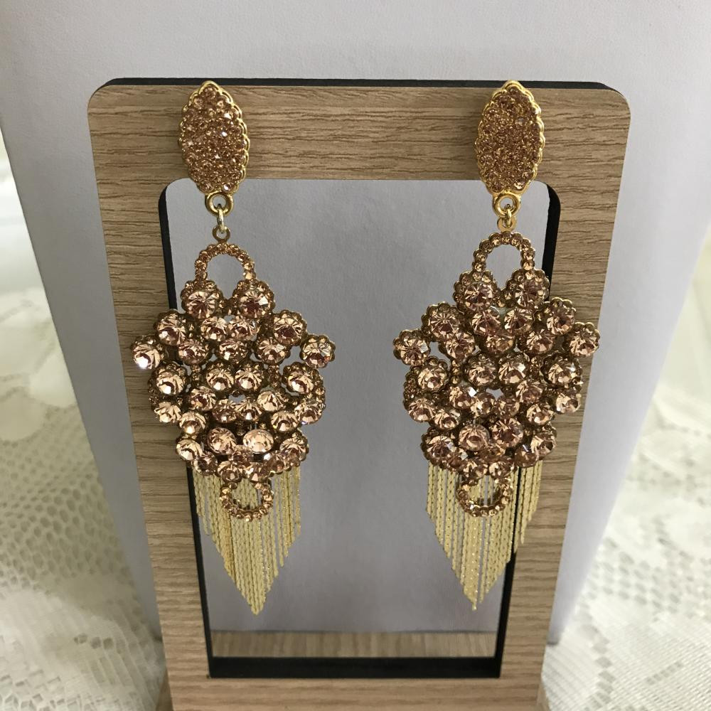 Maxi brinco com franja e strass