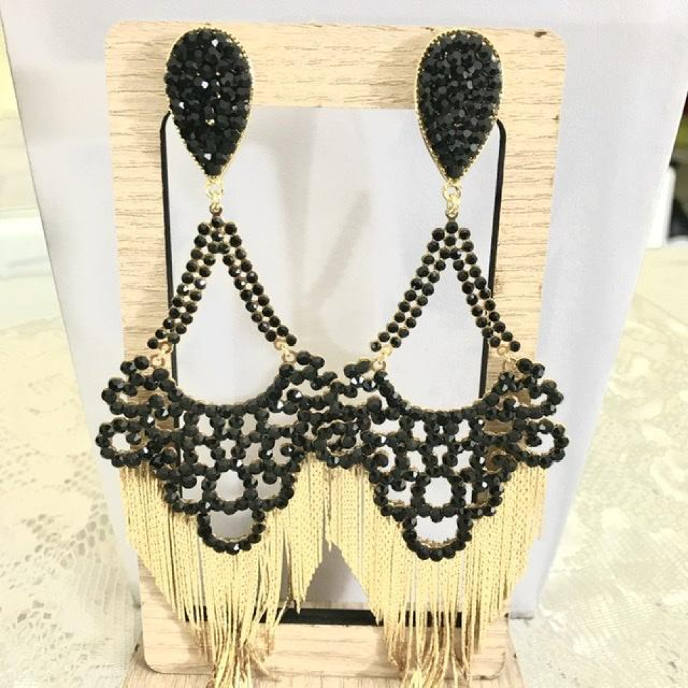brinco com franja e strass