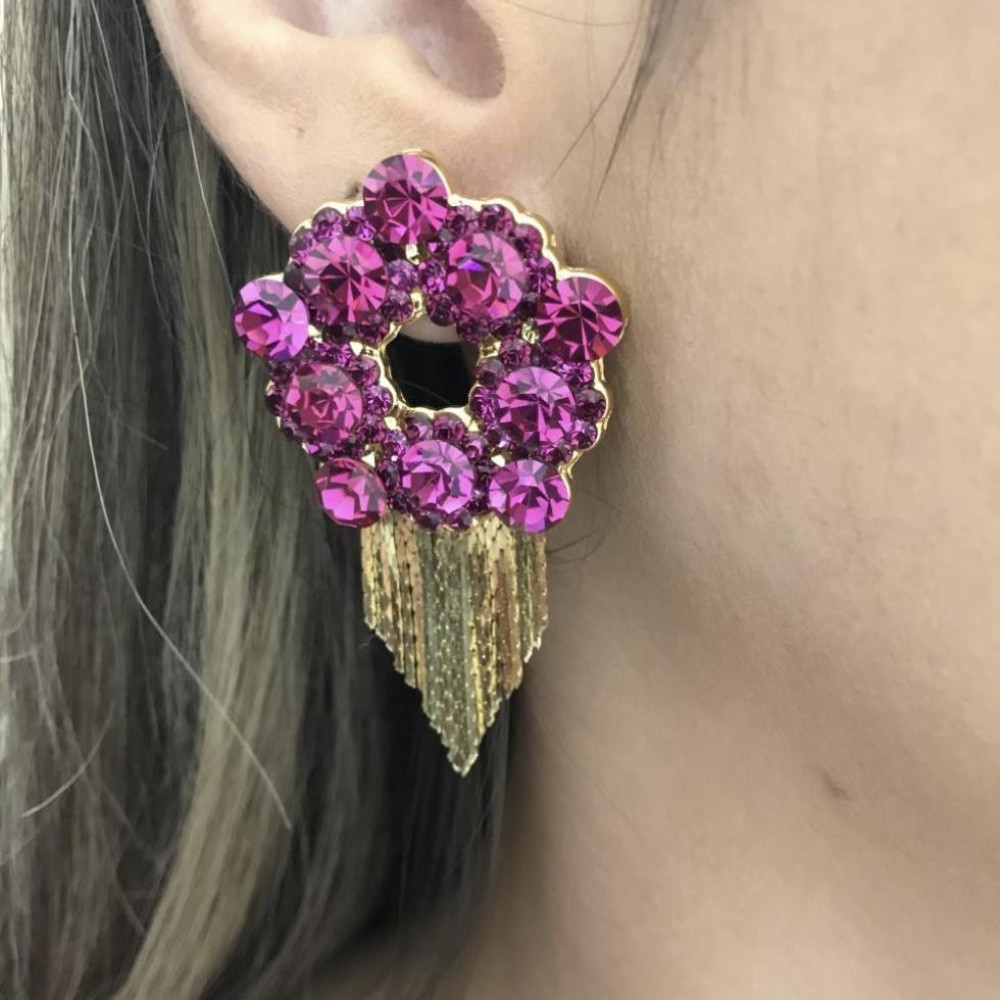 Brinco ponteira com strass e franja