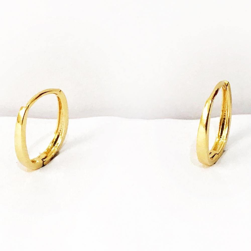 Brinco médio de argola folheado a ouro 18k