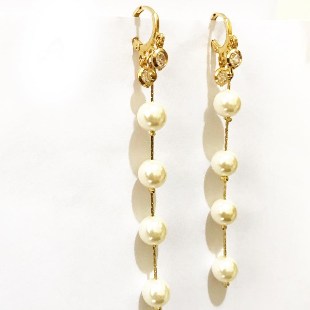 Brinco Médio de argola com pérola e zircônia 