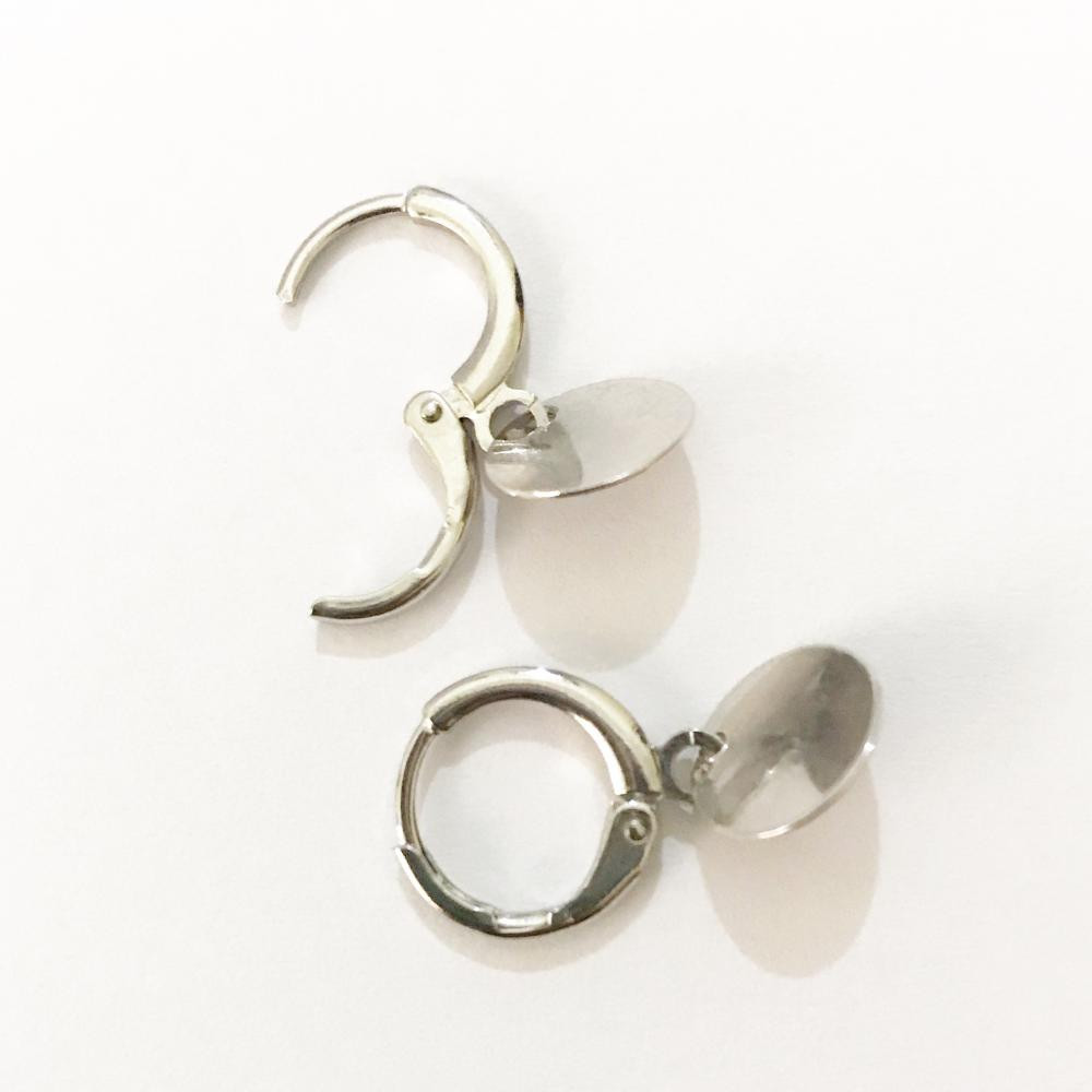 Brinco de argola pequena no Prata rodio branco com pingente