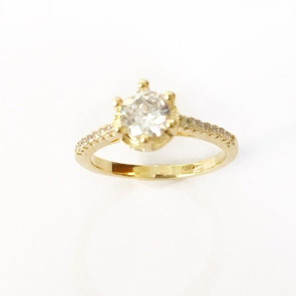 Anel cravejado com zircônia Folheado a ouro18k