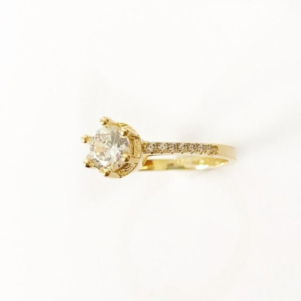 Anel cravejado com zircônia Folheado a ouro18k