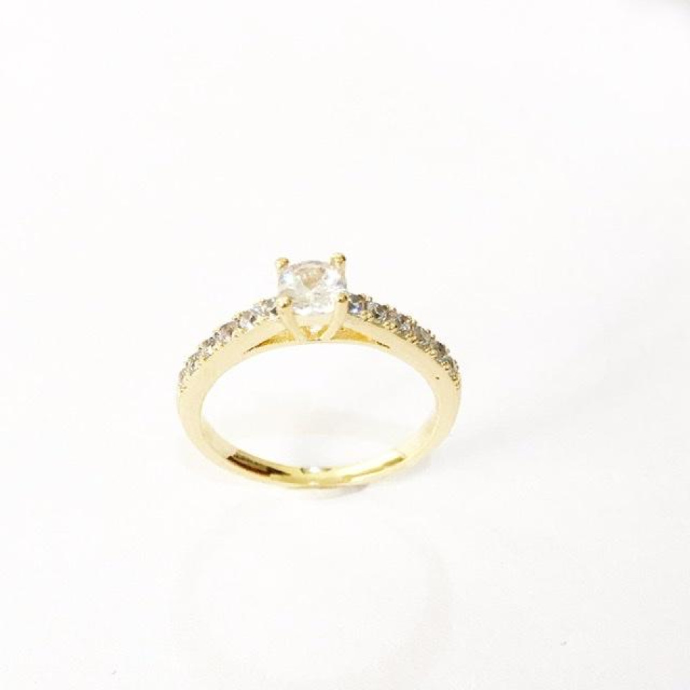 Anel cravejado com zircônia Folheado a ouro18k