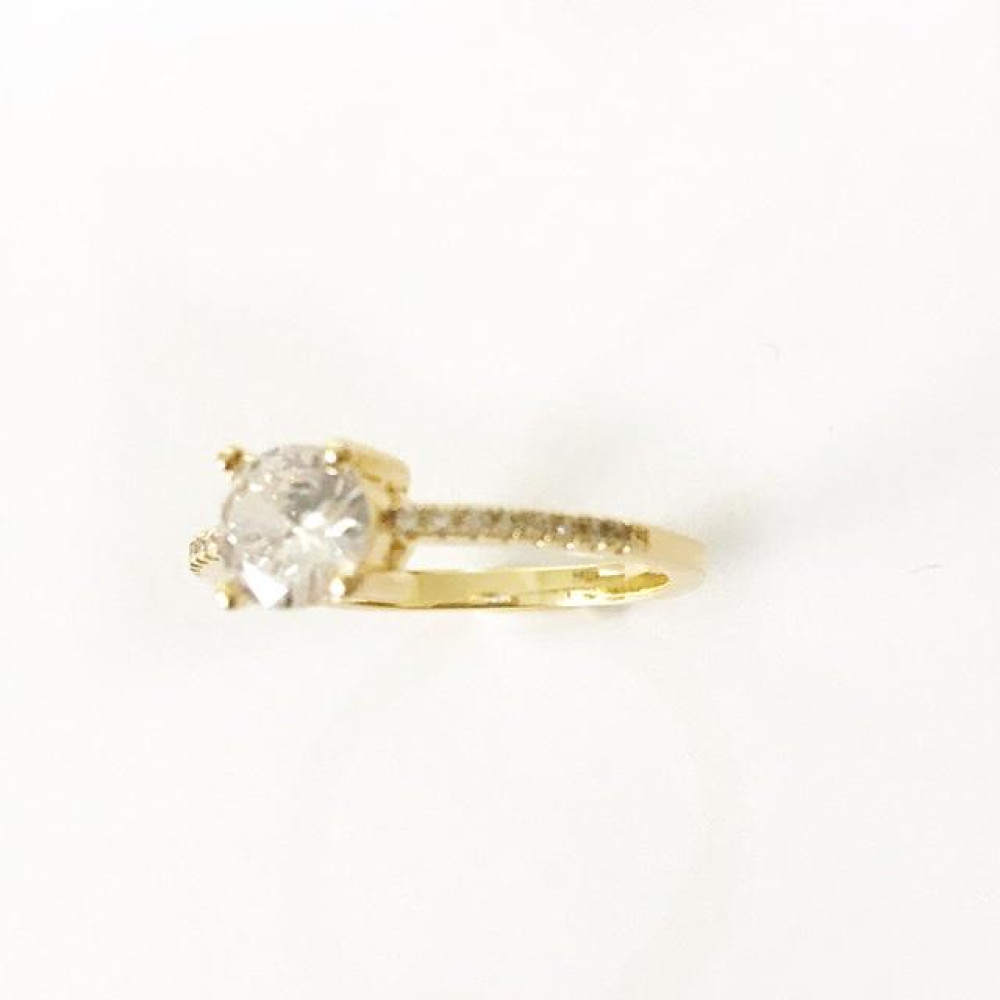 Anel cravejado com zircônia Folheado a ouro18k