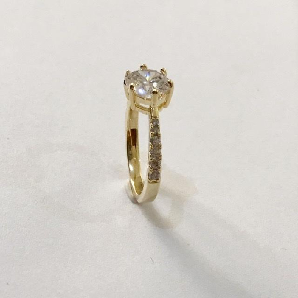 Anel cravejado com zircônia Folheado a ouro18k