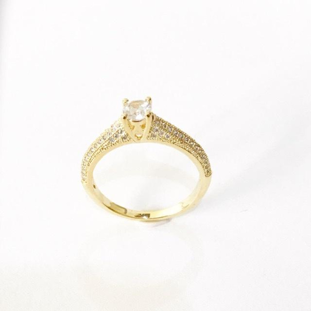Anel cravejado com zircônia Folheado a ouro18k