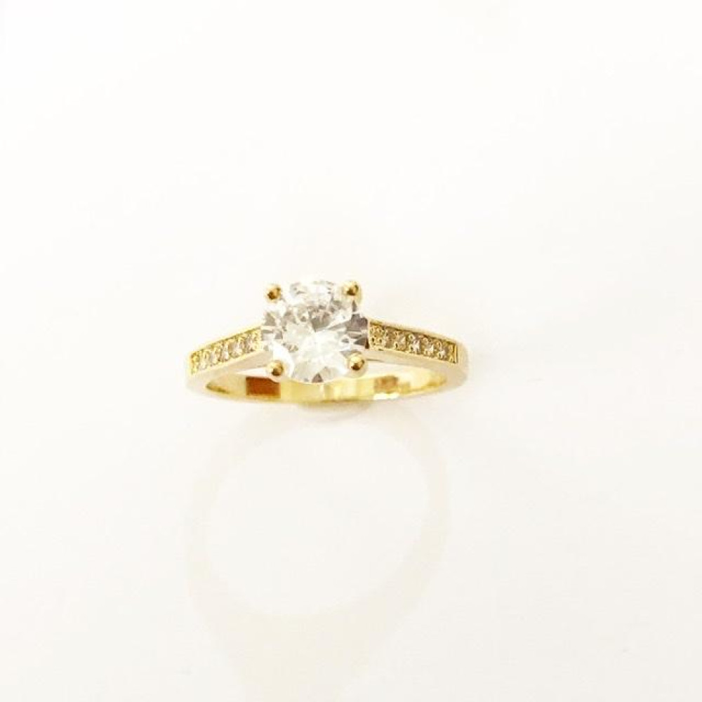 Anel cravejado com zircônia Folheado a ouro18k