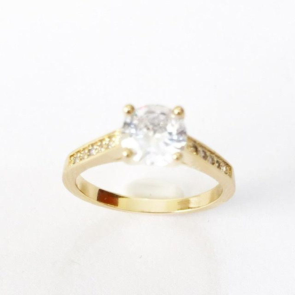 Anel cravejado com zircônia Folheado a ouro18k