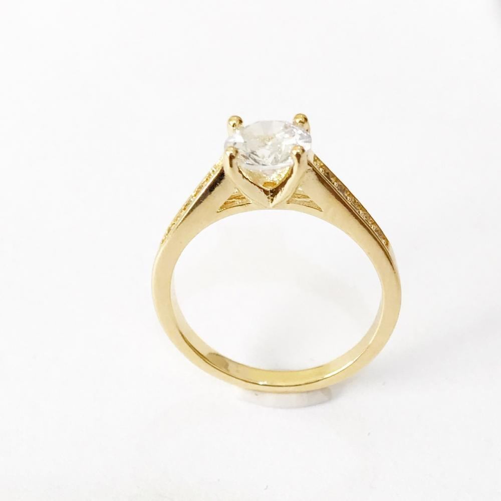 Anel cravejado com zircônia Folheado a ouro18k