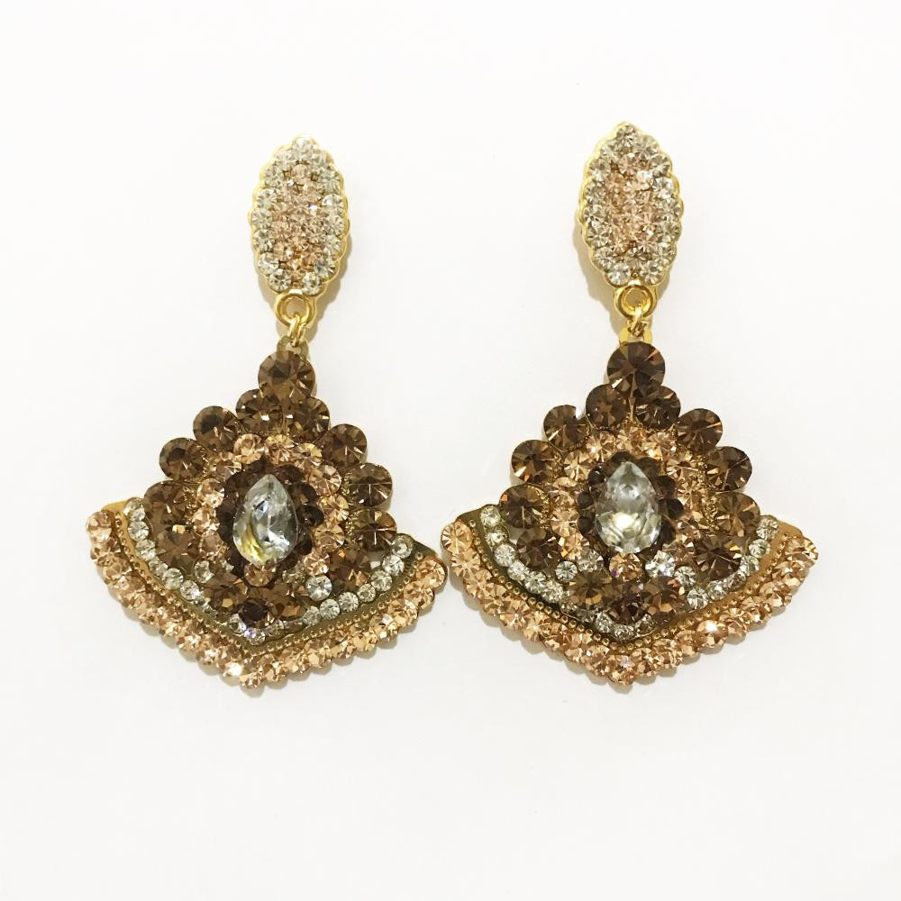 Brinco leque Médio com strass Folheado a ouro 18k