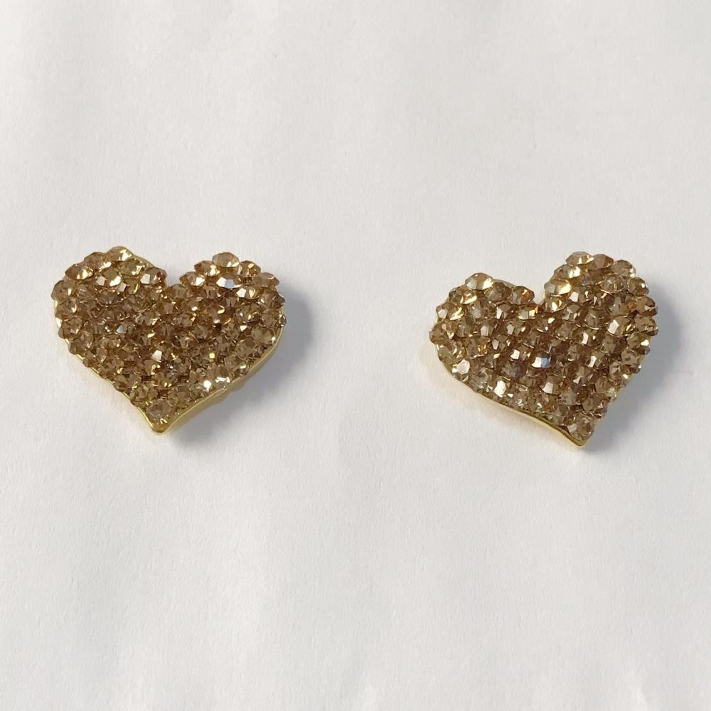 Brinco coração com strass folheado a ouro 18k