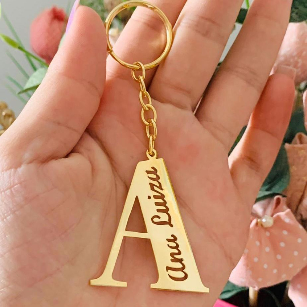 Chaveiro Personalizado com letra e nome (Escolha seu Banho)