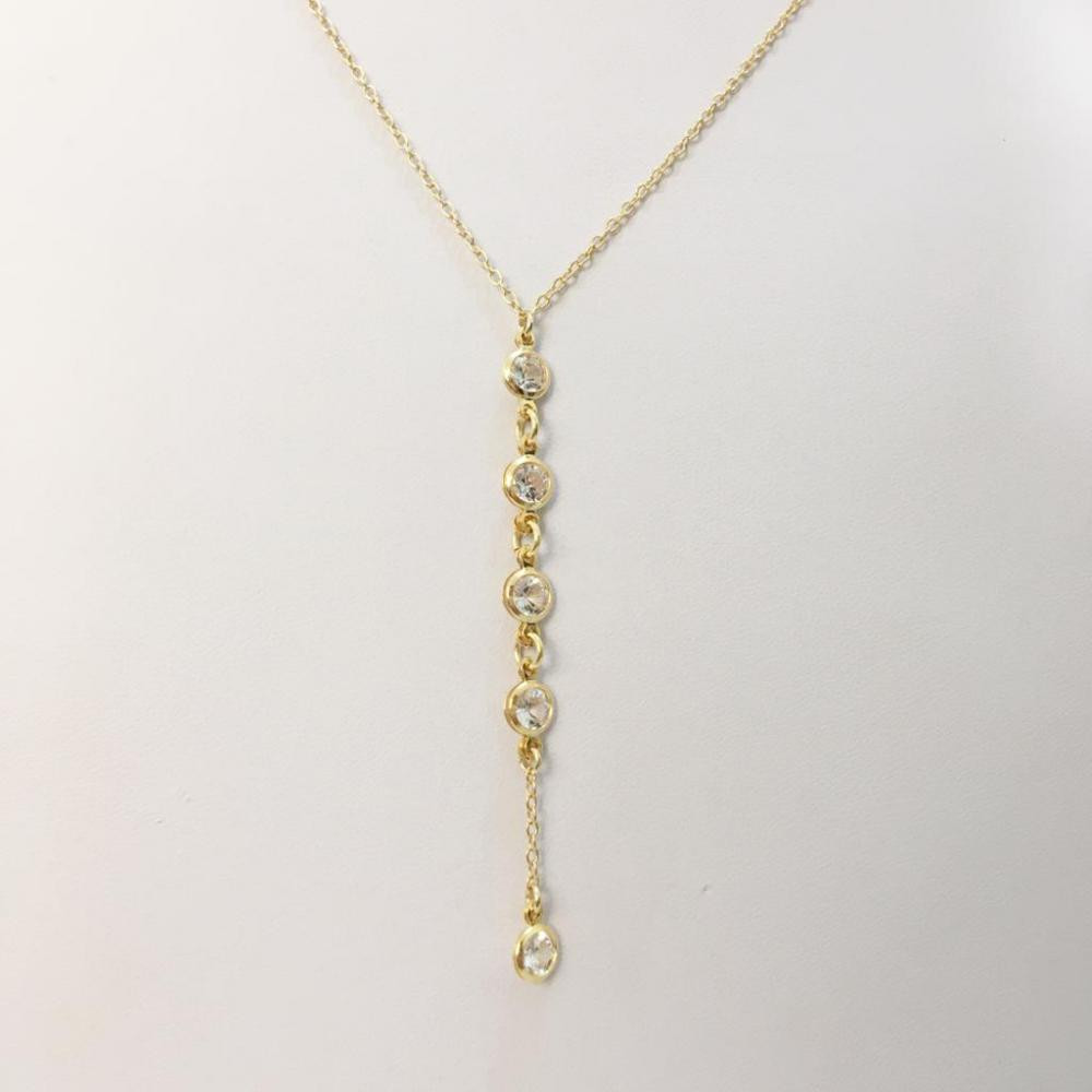 Colar gravata minimalista com pingentes de zircônia folheado a ouro 18k
