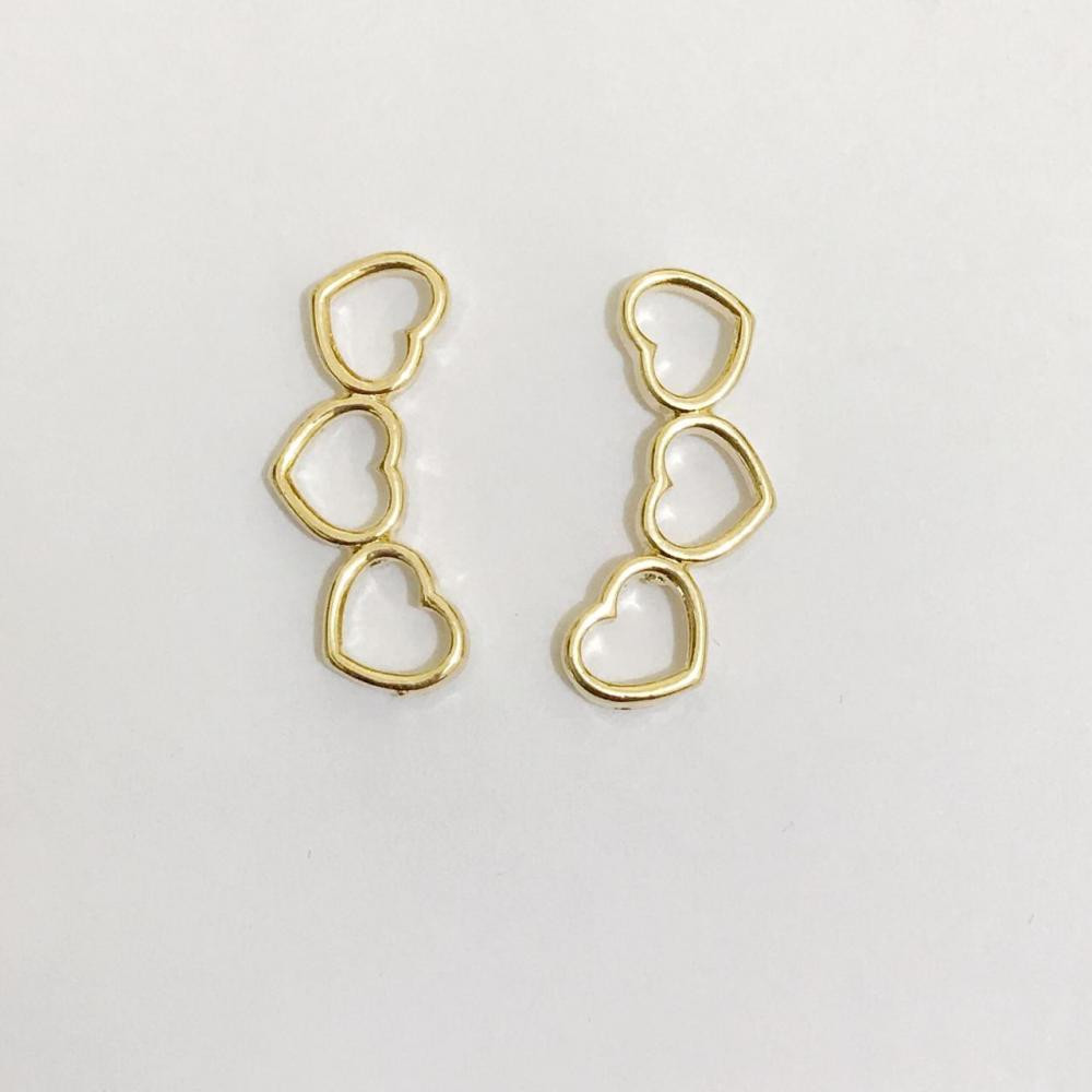 Brinco Earcuff de coração vazado folheado a ouro 18k