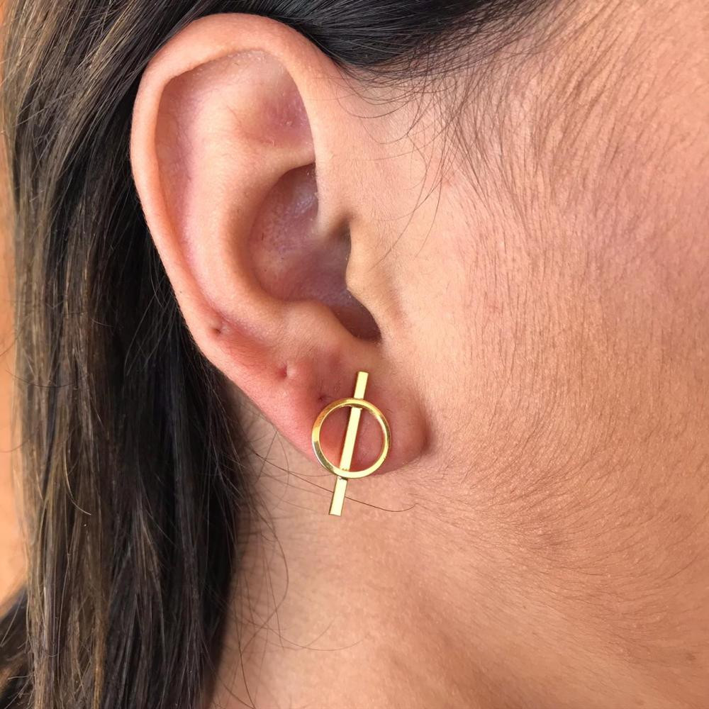 Brinco minimalista folheada a ouro 18k