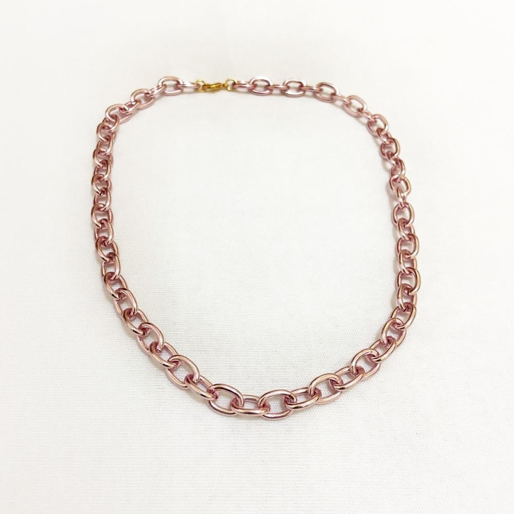 Colar com design de elos rosa pink 