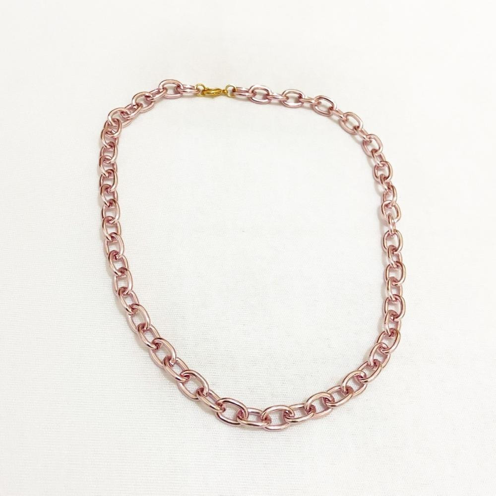 Colar com design de elos rosa pink 