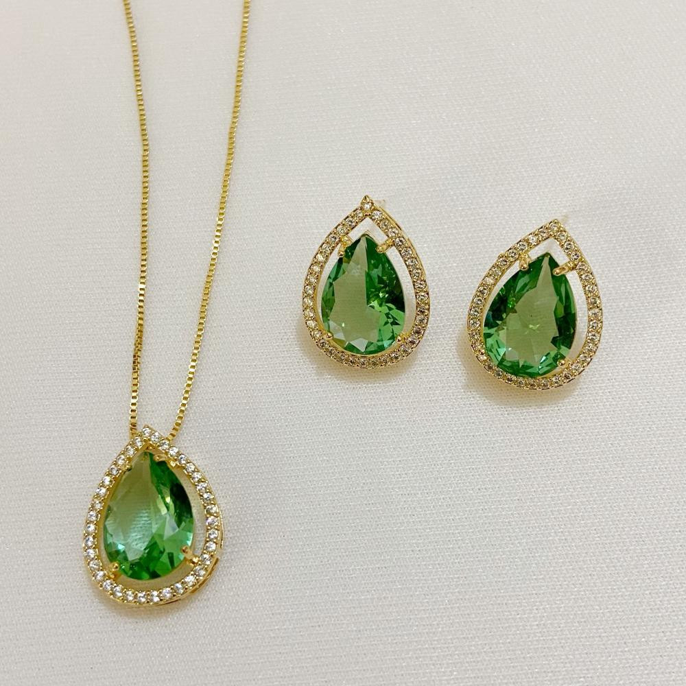 Colar de gota cravejado com zircônia folheado a ouro 18k