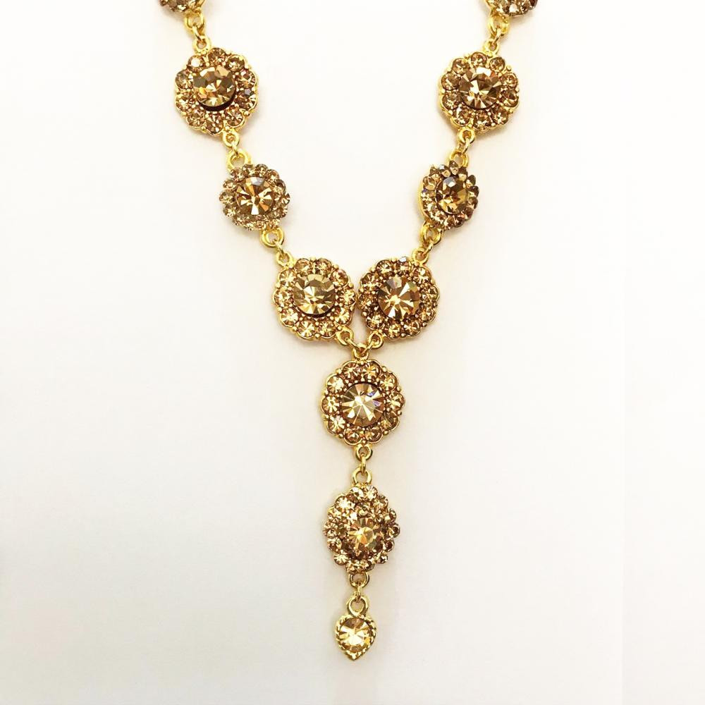 Colar de festa com strass e gravata  folheado a ouro 18k