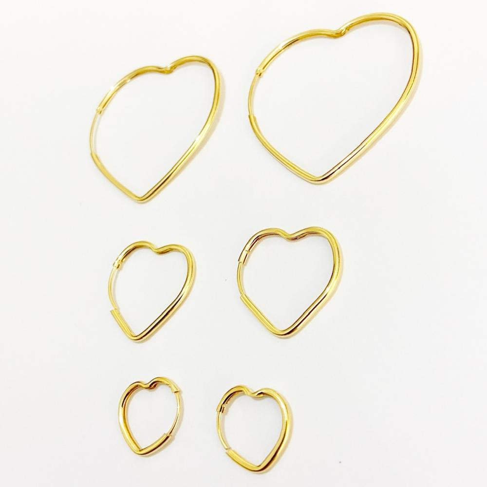 Brinco trio de argolas coração vazado folheado a ouro 18k