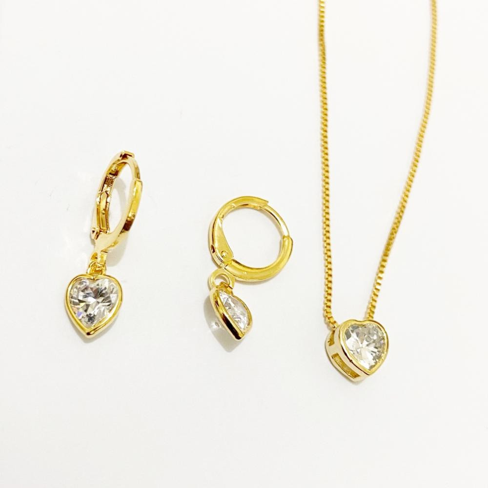 Conjunto de coração cravejado com zircônia folheado a ouro 18k