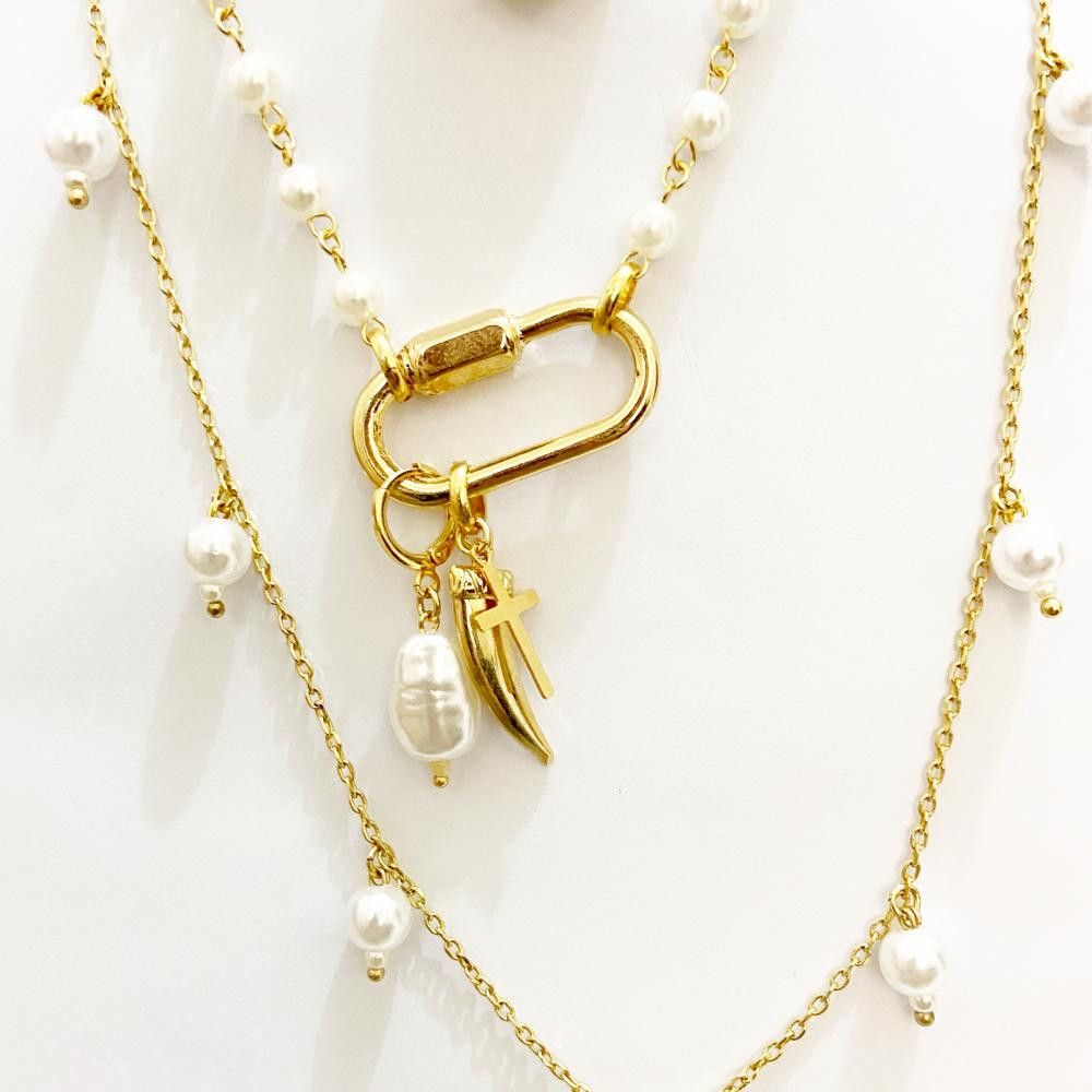 Mix de colar de perolas com fecho de elo folheado a ouro 18k