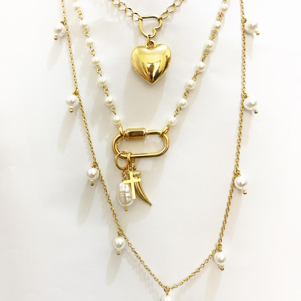 Mix de colar de perolas com fecho de elo folheado a ouro 18k