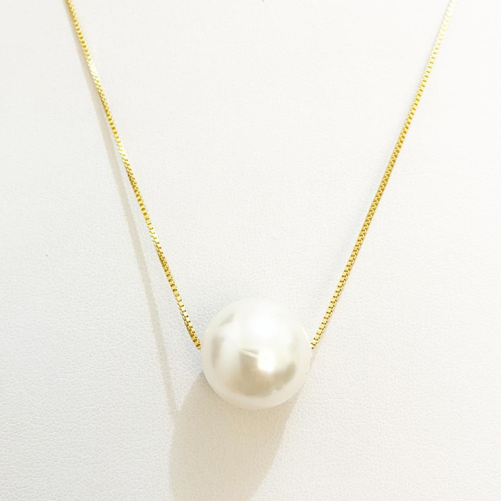 Colar com pingente de perola grande folheado a ouro 18k