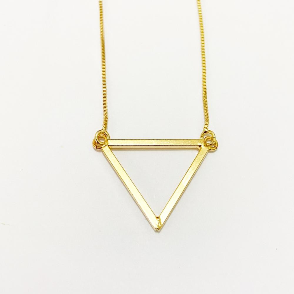 Colar geométrico em formato de triângulo folheado a ouro 18k