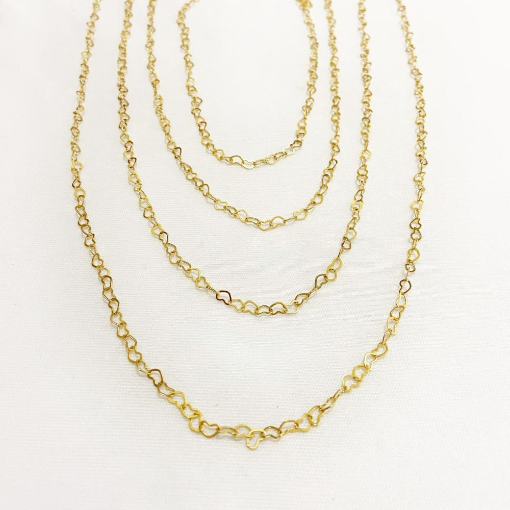 Mix de colares com corrente de mini elos de coração folheado a ouro 18k