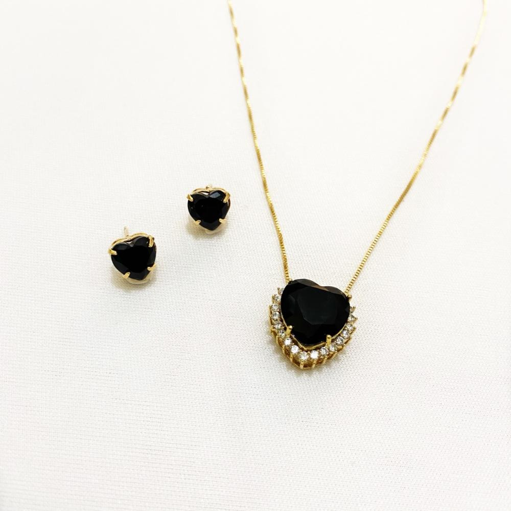 Conjunto de coração cravejado com zircônia  folheado a ouro 18k