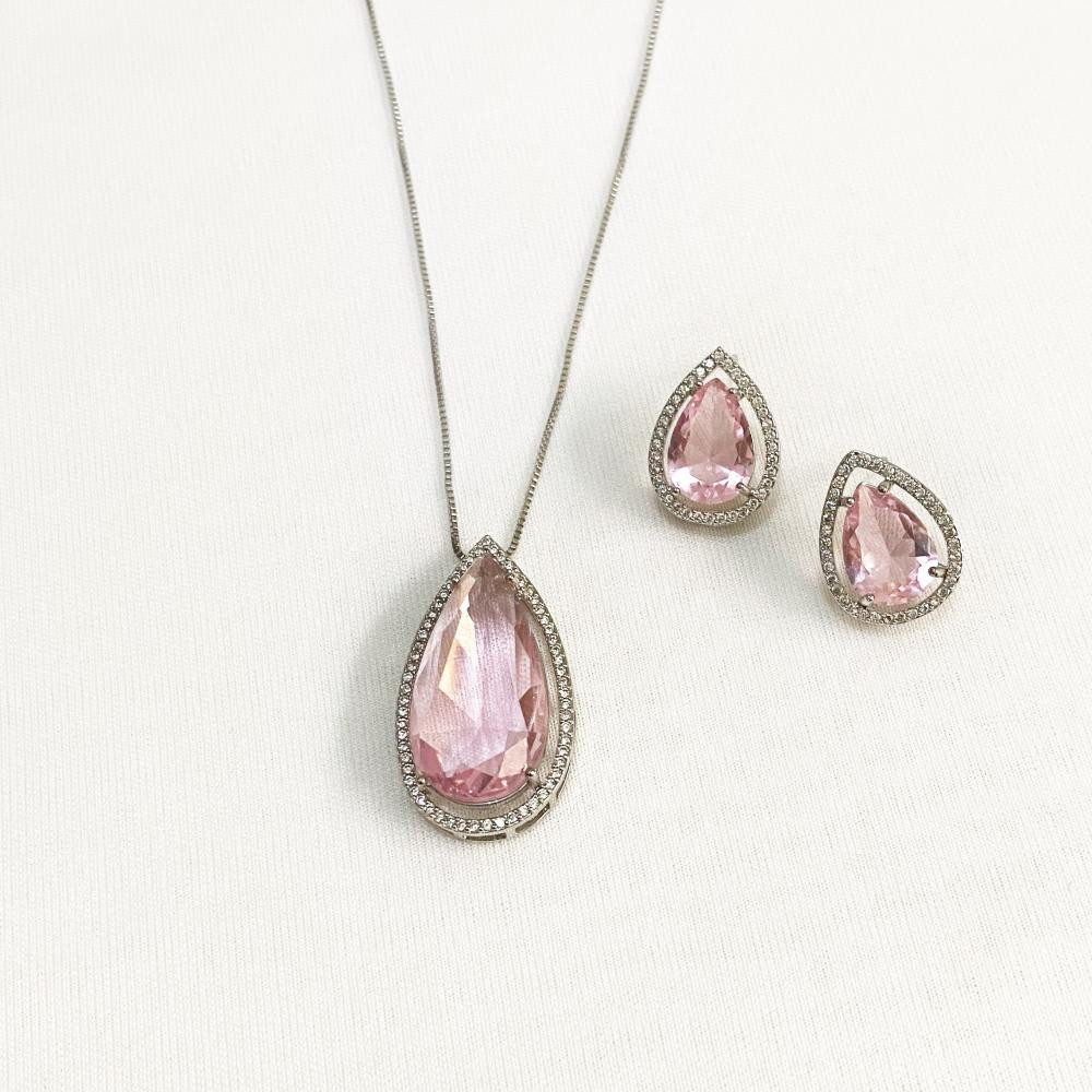 Conjunto de gota grande cravejada com zircônia folheado a ródio branco