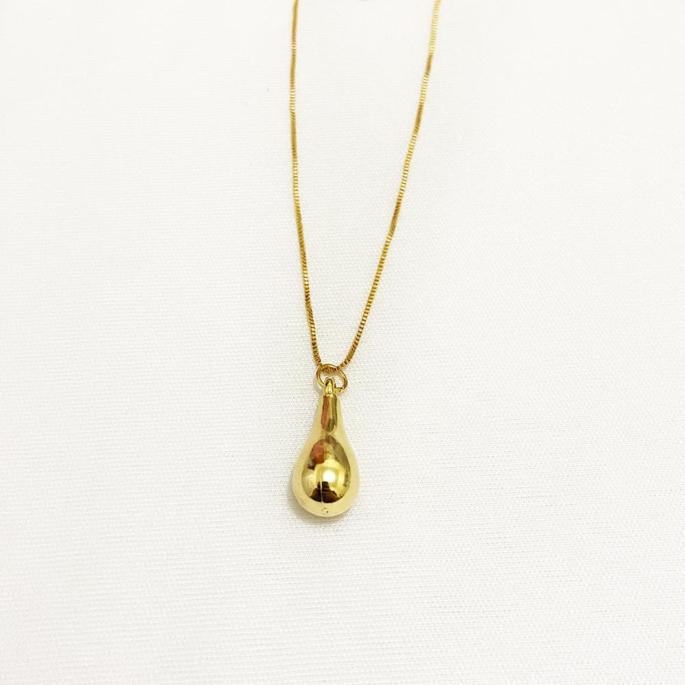 Colar com pingente de gota folheado a ouro 18k