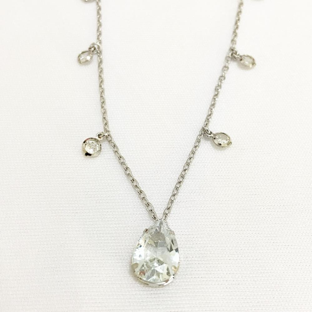 Colar com ponto de luz e gota de zircônia cristal na cor ródio branco prata