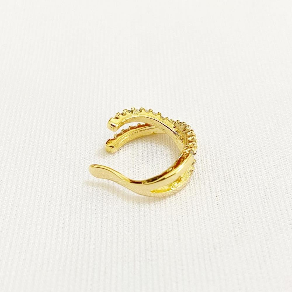  Piercing fake  pequeno cravejado com zircônia em formato de X folheado a ouro 18k