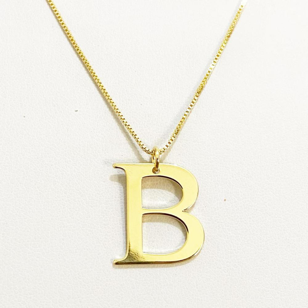 Colar personalizado com letra folheado a ouro 18k