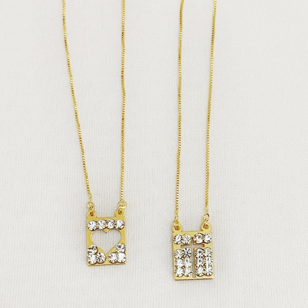 Colar escapulário com cruz e coração com strass swarovisk folheado a ouro 18k