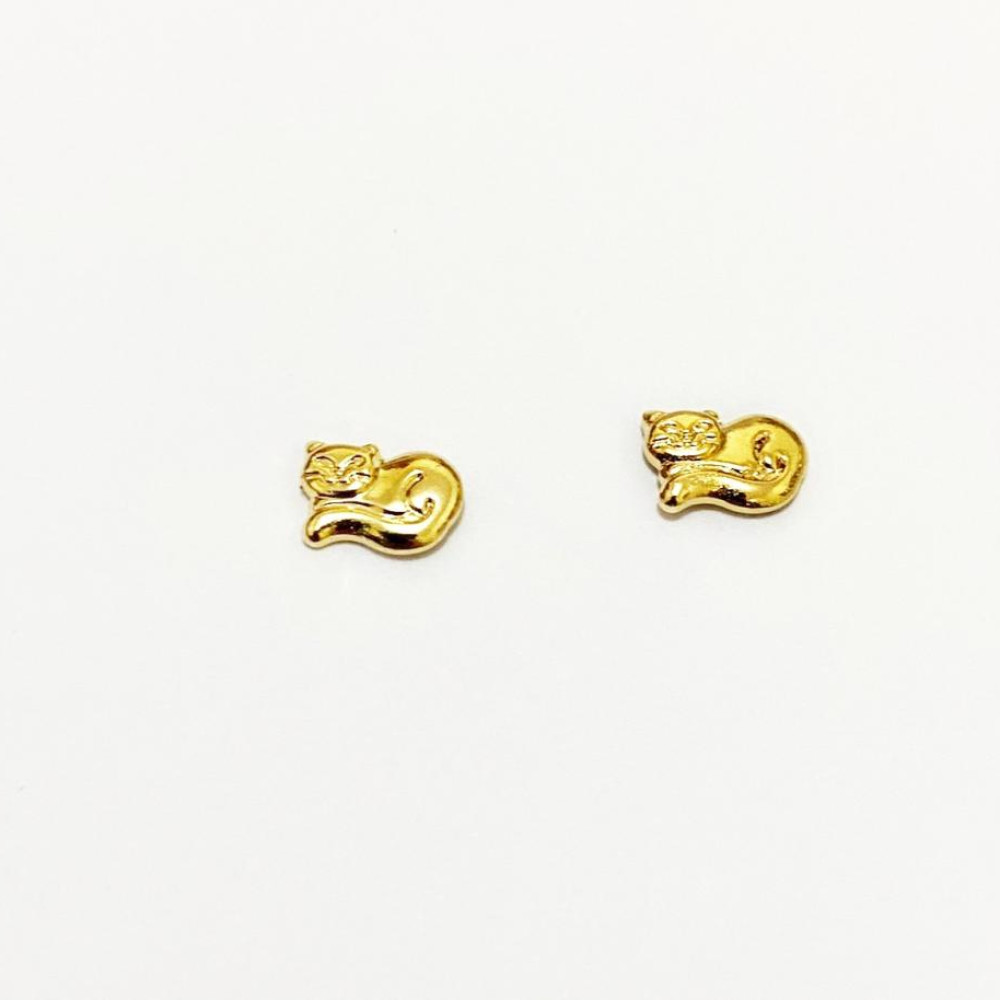 Mini brinco com formato de gato folheado a ouro 18k 