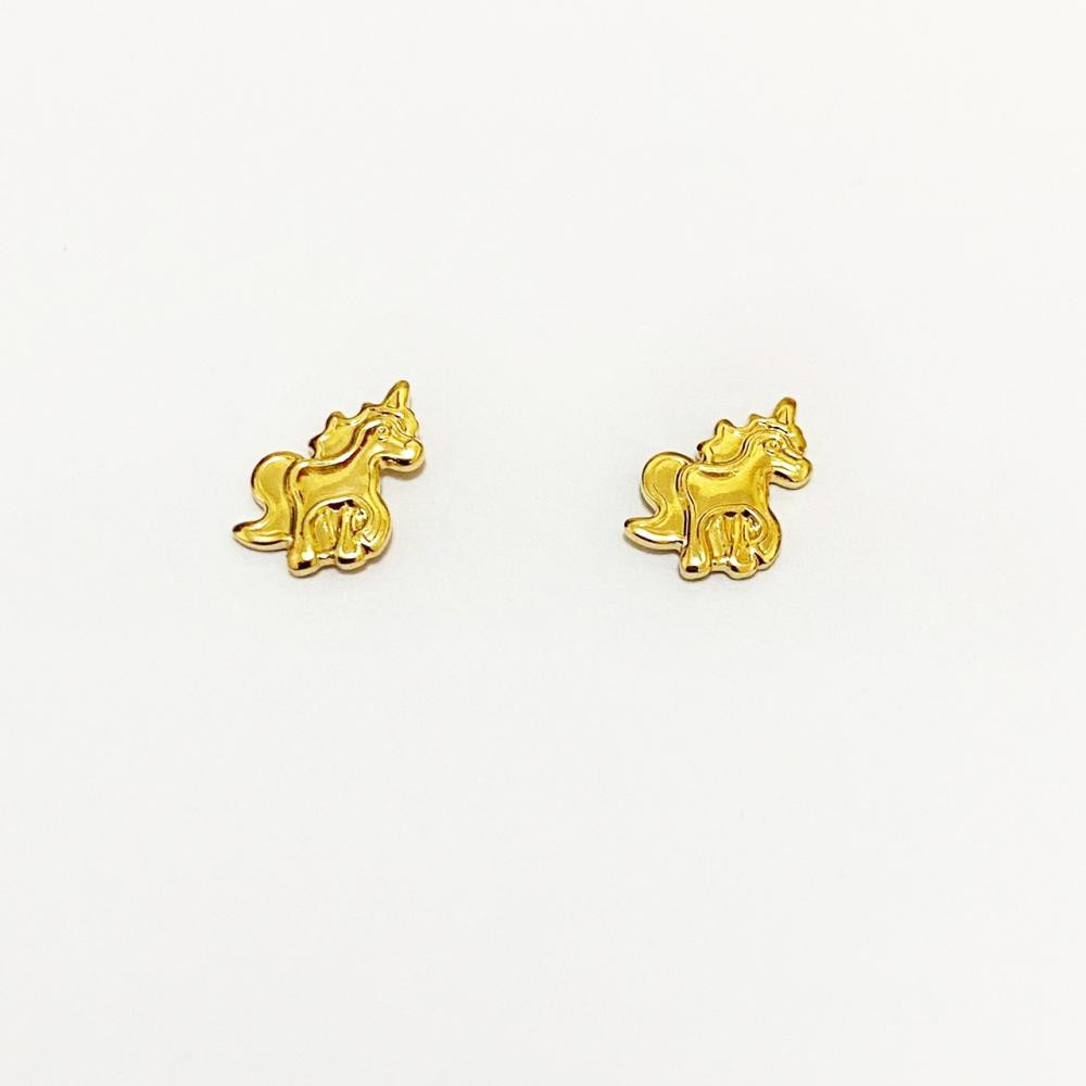 Mini brinco com formato de unicórnio folheado a ouro 18k 
