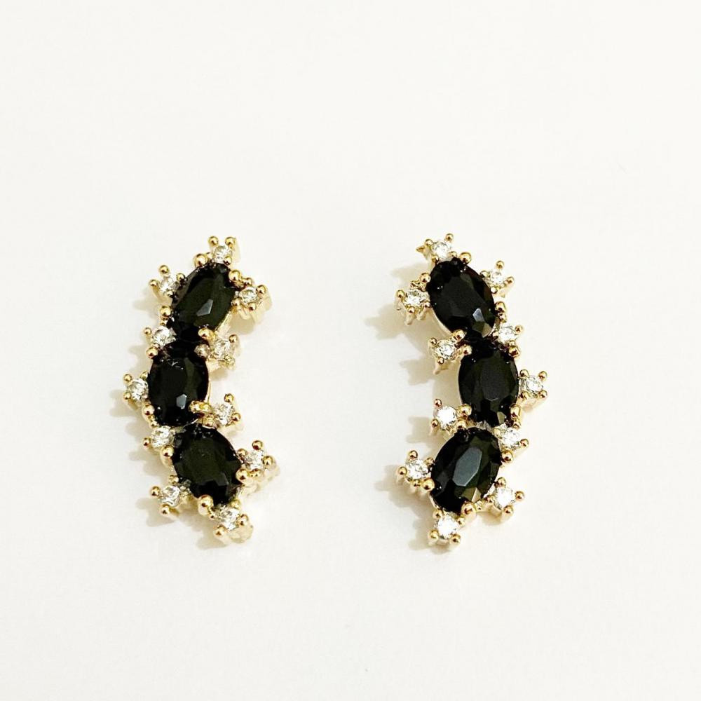 Brinco earcuff  cravejado com zircônia preta e cristal folheado a ouro 18k