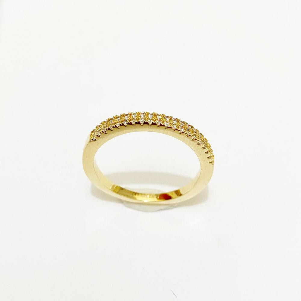Anel aparador cravejado com zircônia folheado a ouro 18k