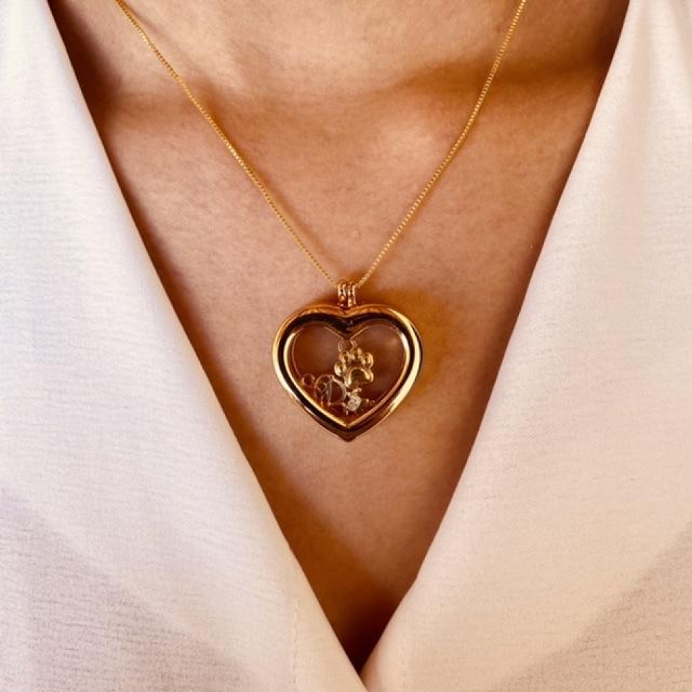 Colar relicário com pingente de coração folheado a ouro 18k