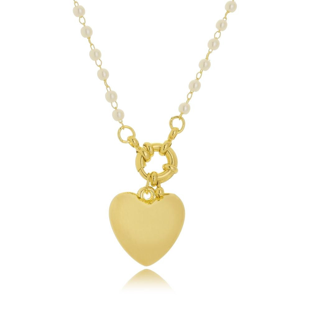 Colar com corrente de pérolas e pingente de coração com fecho de boia folheado a ouro 18k